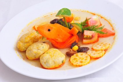 Canh chả cá hạt sen