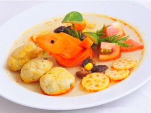 Canh chả cá hạt sen