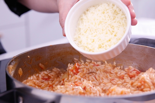 Canh chả cá nóng hổi kiểu Hàn cho ngày mưa lạnh