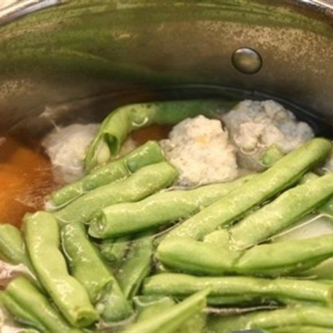 Cách làm canh chả gà rau củ