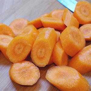 Cách làm canh chả gà rau củ