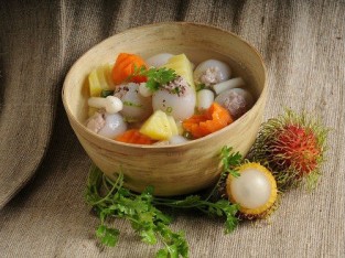 Canh chôm chôm nhồi thịt