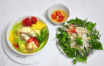 Canh chua cá điêu hồng