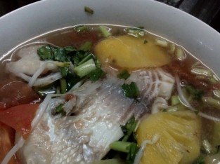 Canh chua cá diêu hồng