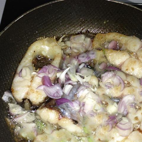 Cách làm canh chua cá hú