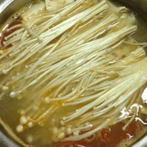 Cách nấu canh chua cay nấm kim châm đậu hũ