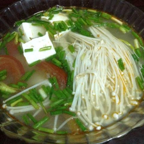 Cách nấu canh chua cay nấm kim châm đậu hũ