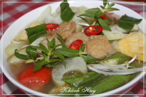 Canh chua chả cá thác lác