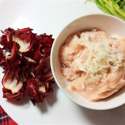 Cách nấu canh chua hoa atiso đỏ