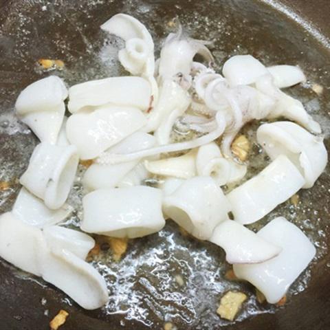 Cách làm canh chua mực