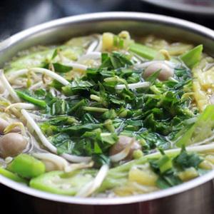 Cách làm canh chua nấm rơm