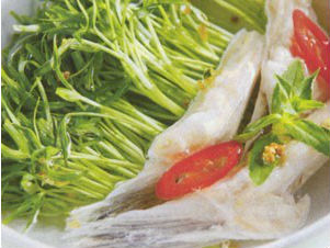 Canh chua rau muống