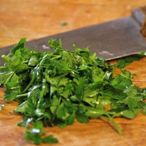 Cách làm canh chua tôm kiểu Thái