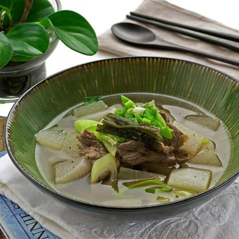Cách làm canh củ cải thịt bò