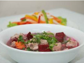 Canh củ dền nấu sườn