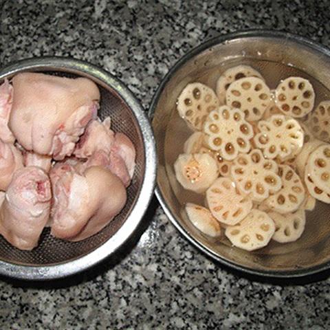 Cách làm canh củ sen giò heo