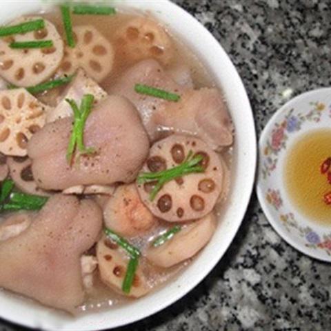 Cách làm canh củ sen giò heo