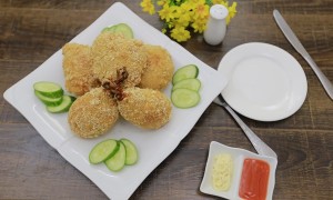 Canh củ sen rong biển