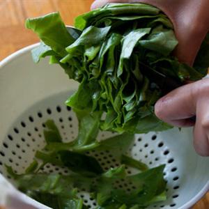 Cách làm canh cua mồng tơi