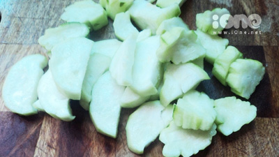 Canh cua rau đay mồng tơi và mướp