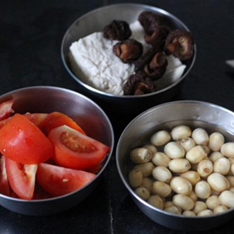 Cách làm canh đậu hũ hạt sen