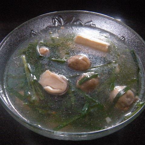 Cách nấu canh đậu hũ nấm hẹ