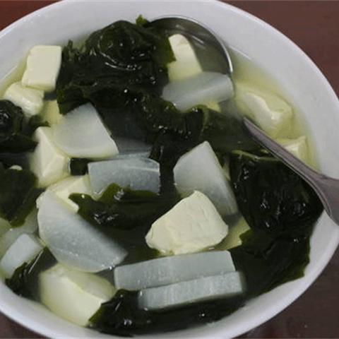 Cách làm canh đậu hũ rong biển nấu củ cải