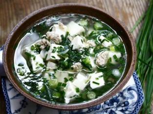 Canh đậu phụ lá hẹ