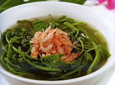 Canh đọt khoai lang nấu tép đồng