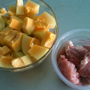 Cách làm canh đu đủ hầm xương