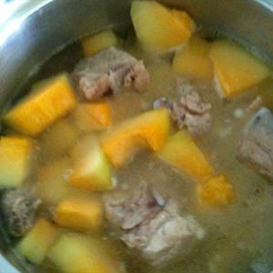 Cách làm canh đu đủ hầm xương