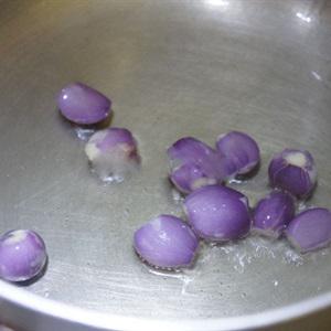 Cách làm canh dưa chua nấu sườn