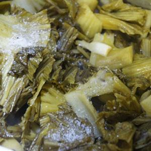 Cách làm canh dưa chua nấu sườn