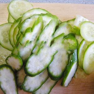 Cách làm canh dưa leo thịt bò