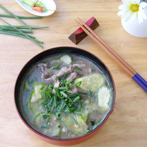 Cách làm canh dưa leo thịt bò