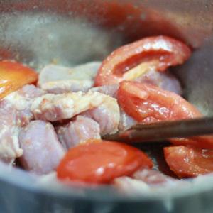 Cách làm canh dưa nấu sườn