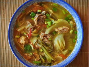 Canh dưa nấu sườn