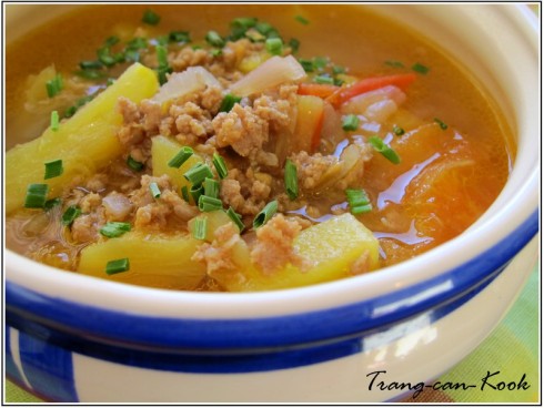 Canh dứa nấu thịt bằm