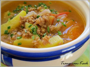 Canh dứa nấu thịt bằm