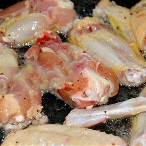 Cách làm cánh gà chiên giòn sốt cà