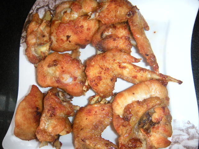 Cánh gà chiên nước mắm sốt rau củ