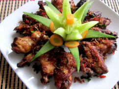 Cánh gà chiên sả hao cơm ngày lạnh