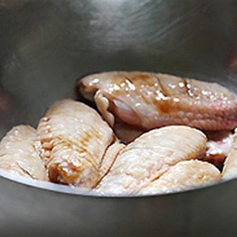 Cách làm cánh gà chiên sốt cà