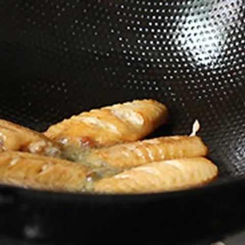 Cách làm cánh gà chiên sốt cà