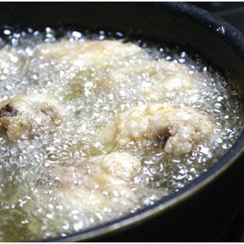 Cách làm cánh gà chiên sốt sa tế