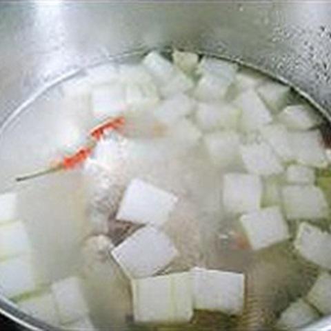 Cách làm canh gà hầm bí đao