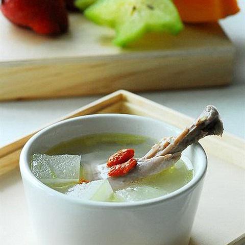 Cách làm canh gà hầm bí đao