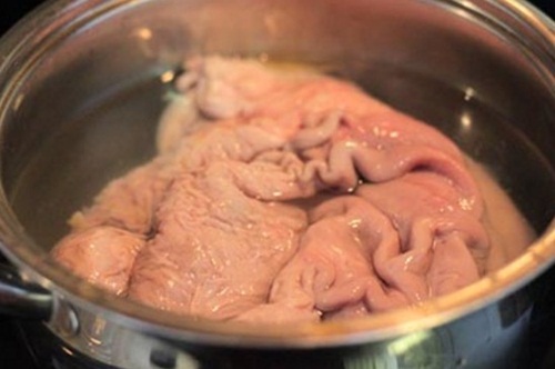 Cánh gà hầm củ cải thơm nức mũi, lạ miệng cực hao cơm