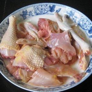 Cách làm canh gà hầm khoai môn