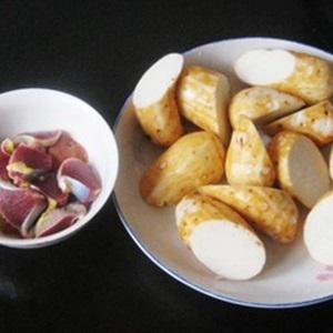 Cách làm canh gà hầm khoai môn